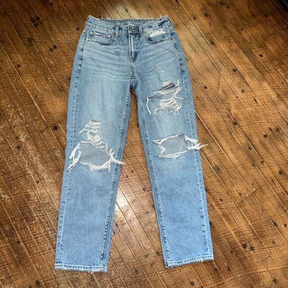 American Eagle Outfitters Denim - American Eagle 90’s Straight medium wash 4 skater distressed jeans